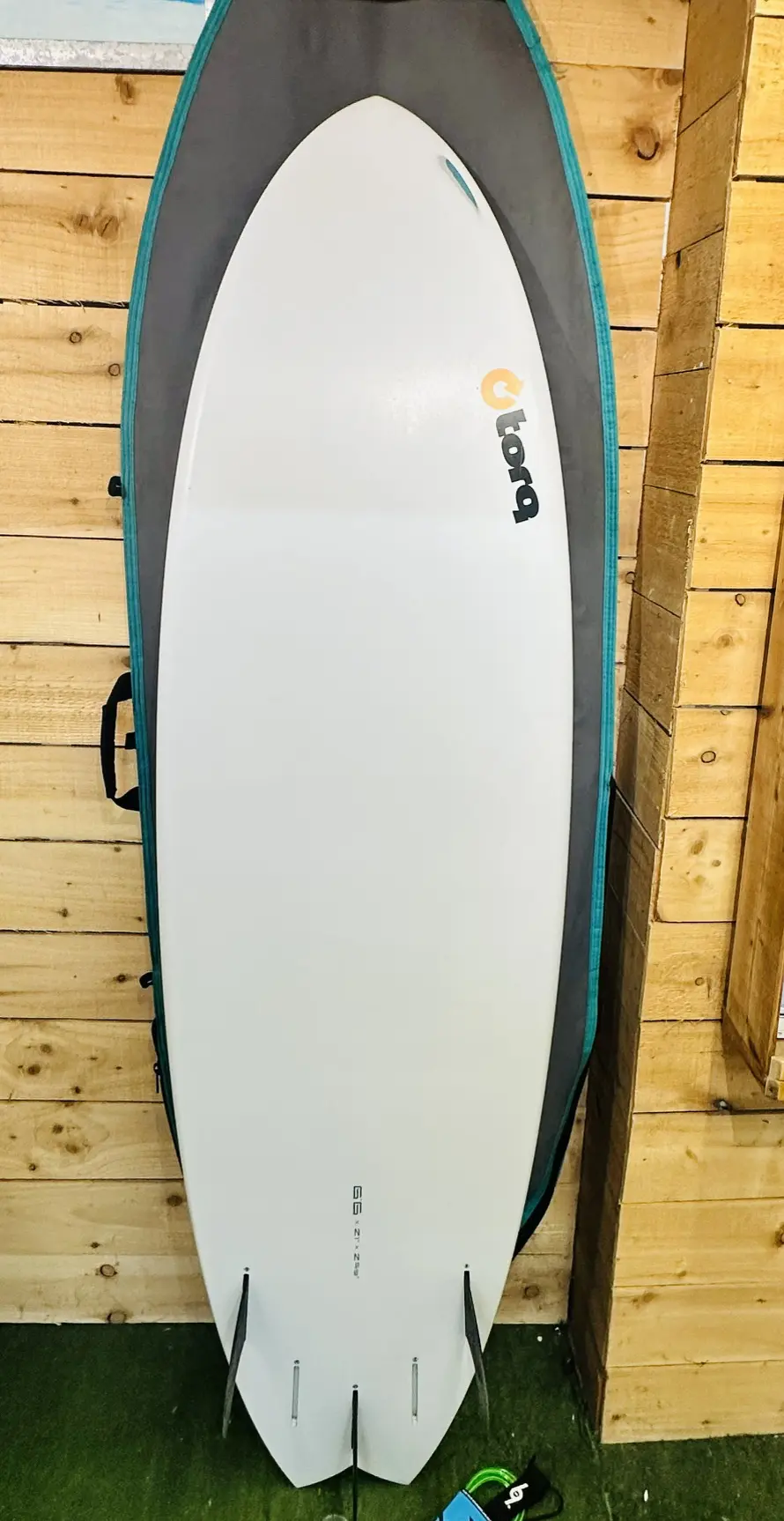 6"6 Torq Mod Surfboard Fish Second Hand Surfboard Package - Image 3