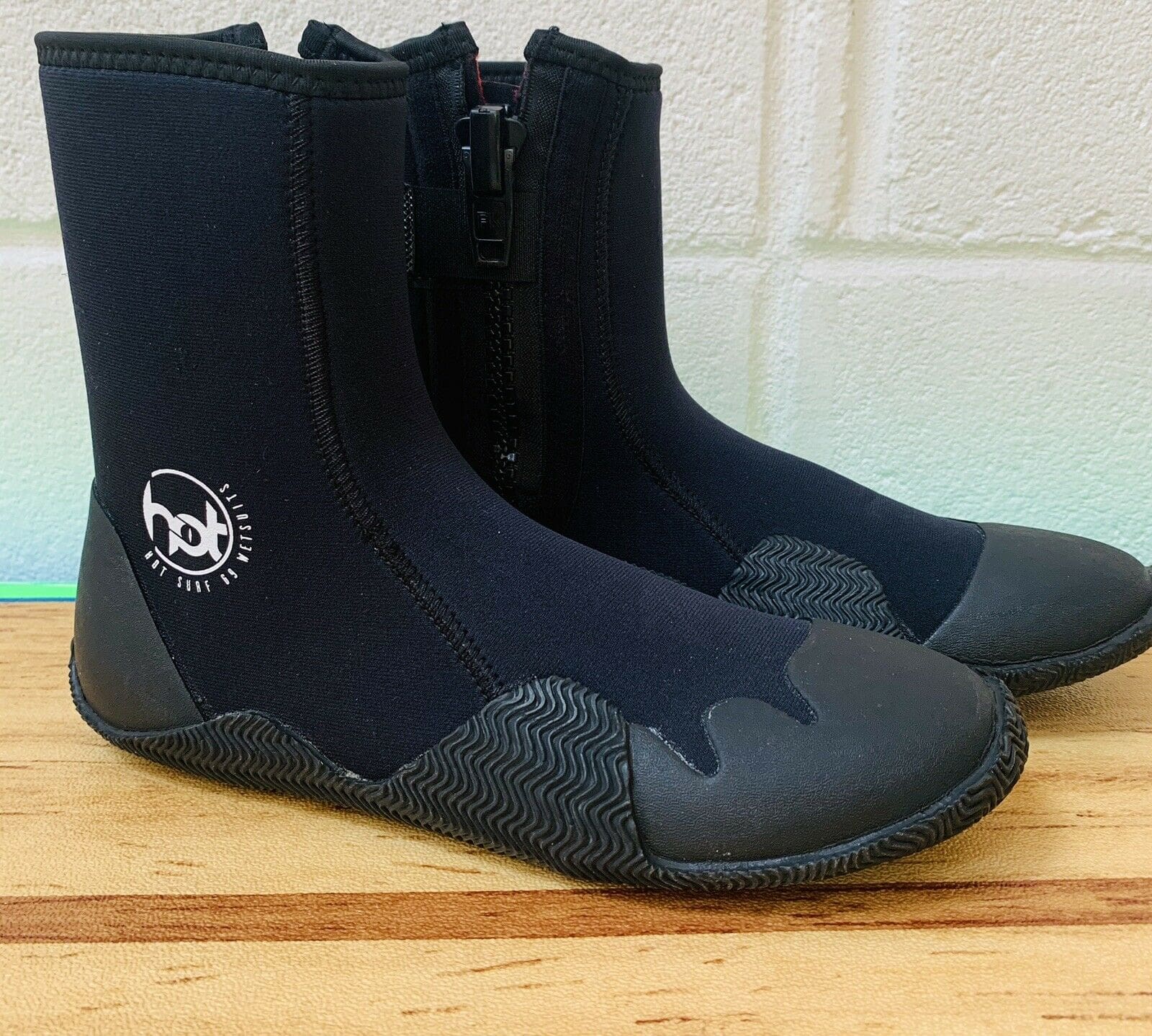 ladies wetsuit boots