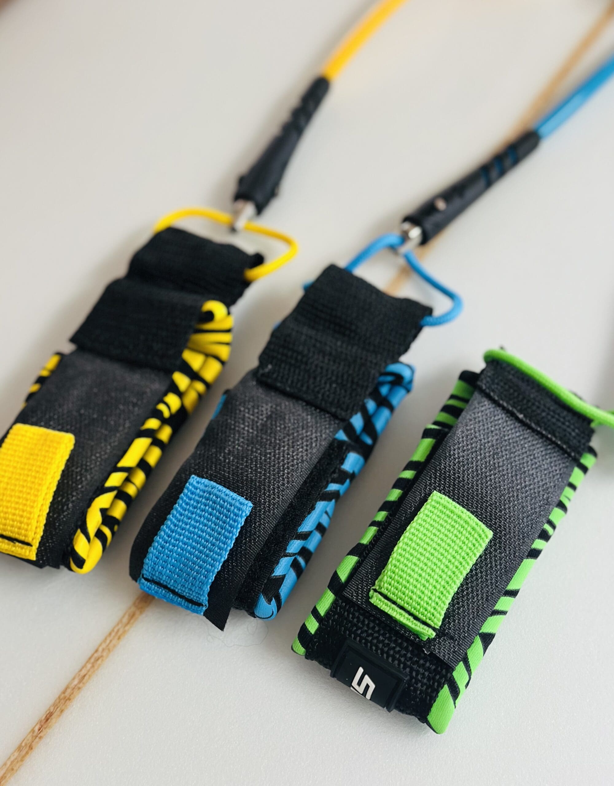 Bodyboard leashes Wrist Coiled Leash 7mm Padded Strap Inc Plug - Image 3