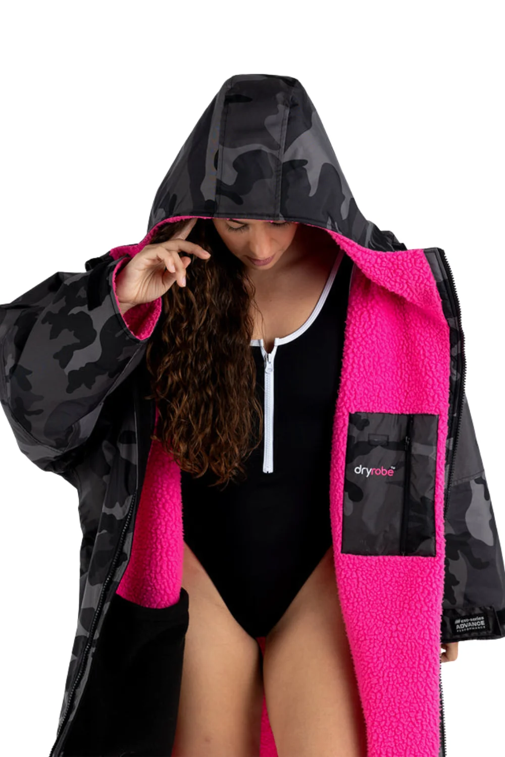 Dryrobe Black Camo Pink Changing Robe Long Sleeve - Image 7