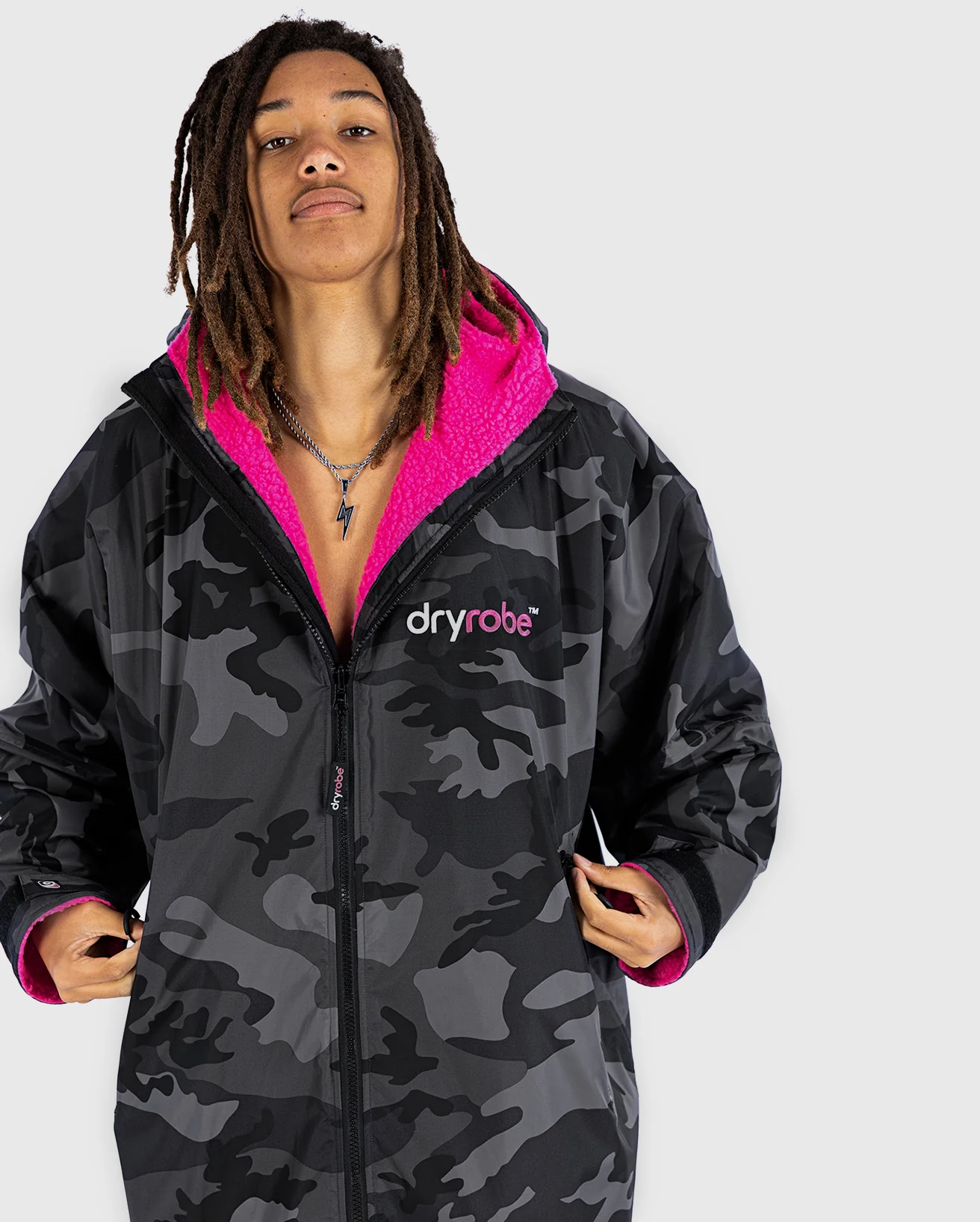Dryrobe Black Camo Pink Changing Robe Long Sleeve - Image 3